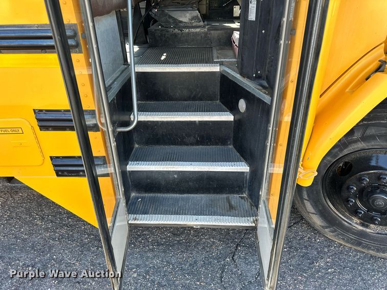image for item NY9262 2000 Thomas  school bus