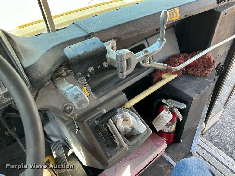 image for item NY9262 2000 Thomas  school bus