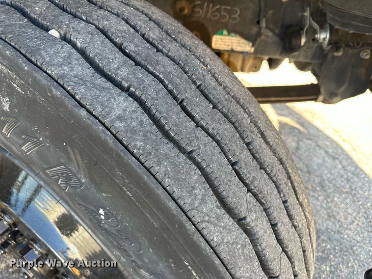 image for item NY9262 2000 Thomas  school bus