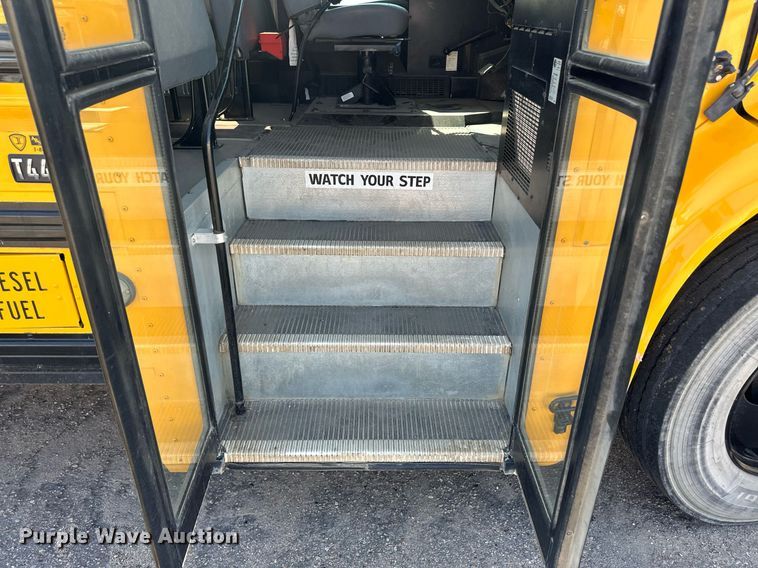 image for item NY9263 2004 International 3000  school bus