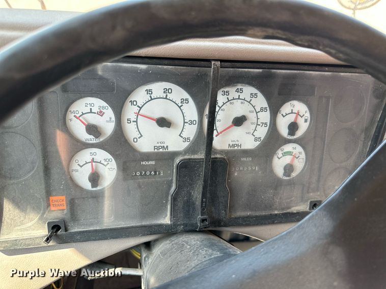 image for item NY9263 2004 International 3000  school bus