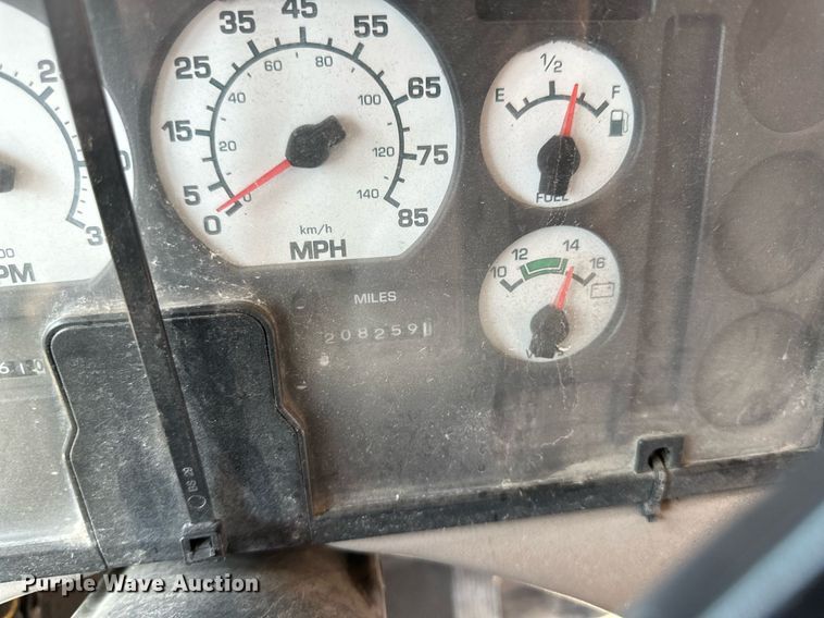 image for item NY9263 2004 International 3000  school bus