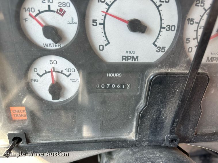 image for item NY9263 2004 International 3000  school bus