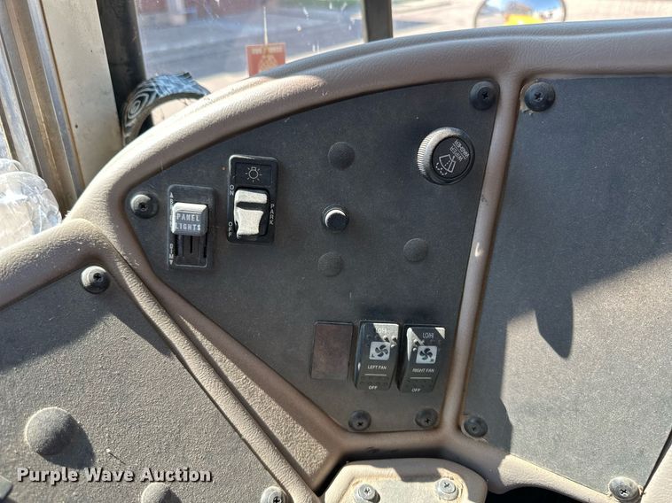 image for item NY9263 2004 International 3000  school bus