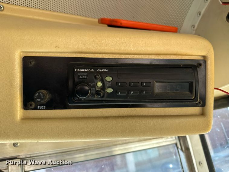 image for item NY9263 2004 International 3000  school bus