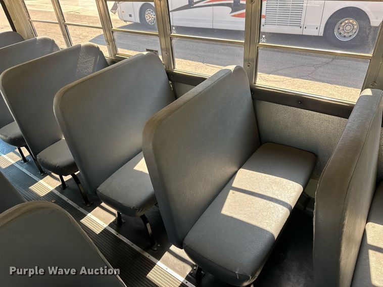 image for item NY9263 2004 International 3000  school bus