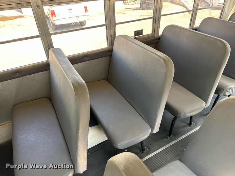 image for item NY9263 2004 International 3000  school bus