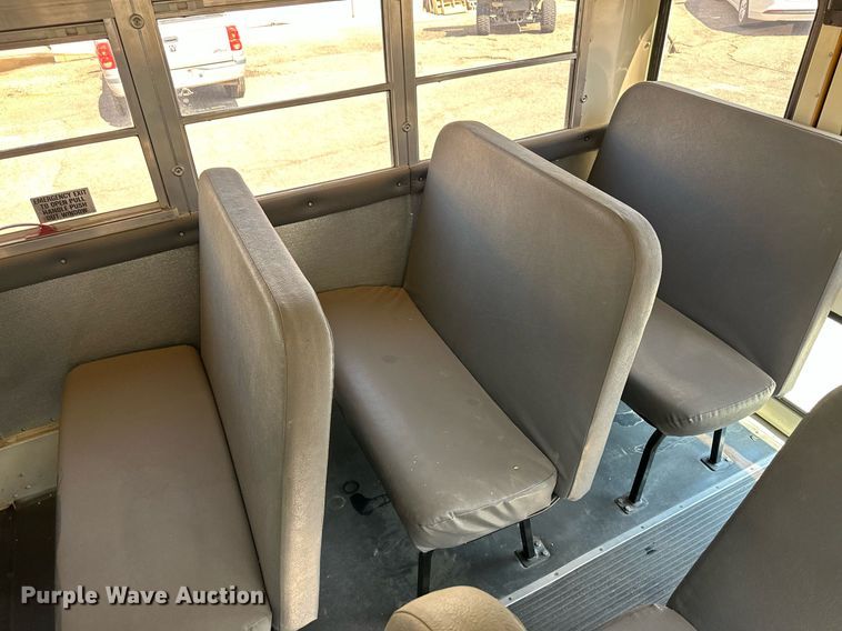 image for item NY9263 2004 International 3000  school bus