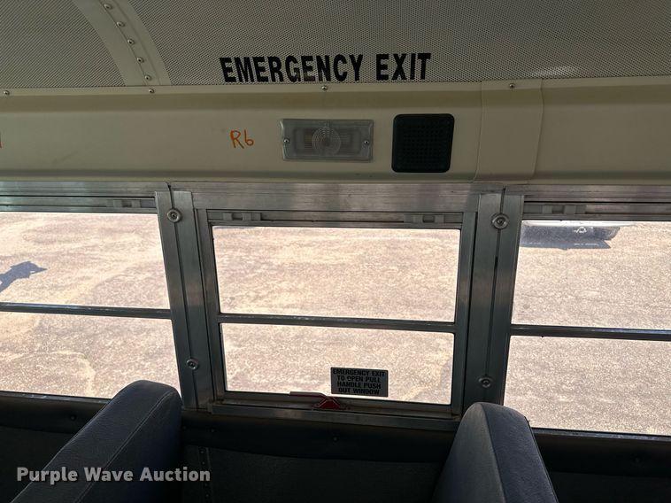 image for item NY9263 2004 International 3000  school bus