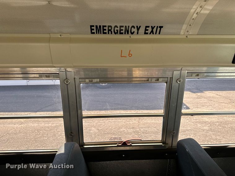 image for item NY9263 2004 International 3000  school bus