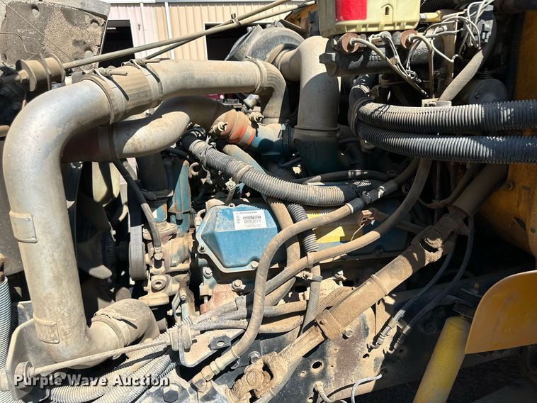 image for item NY9263 2004 International 3000  school bus