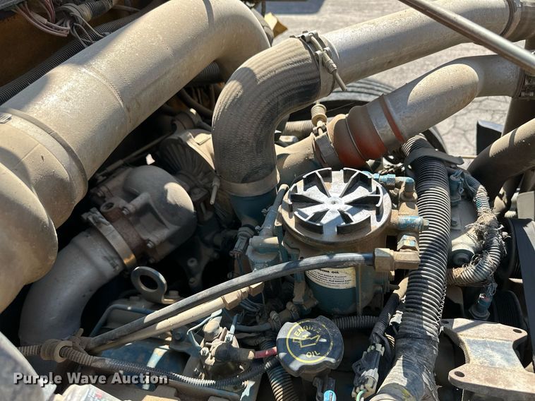 image for item NY9263 2004 International 3000  school bus