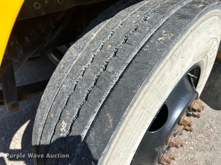 image for item NY9263 2004 International 3000  school bus