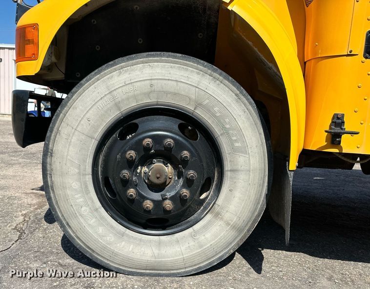 image for item NY9263 2004 International 3000  school bus