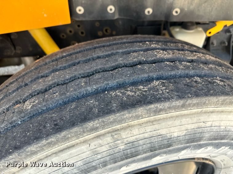 image for item NY9263 2004 International 3000  school bus