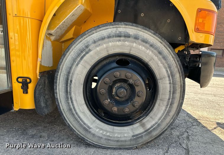 image for item NY9263 2004 International 3000  school bus