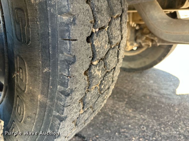 image for item NY9263 2004 International 3000  school bus