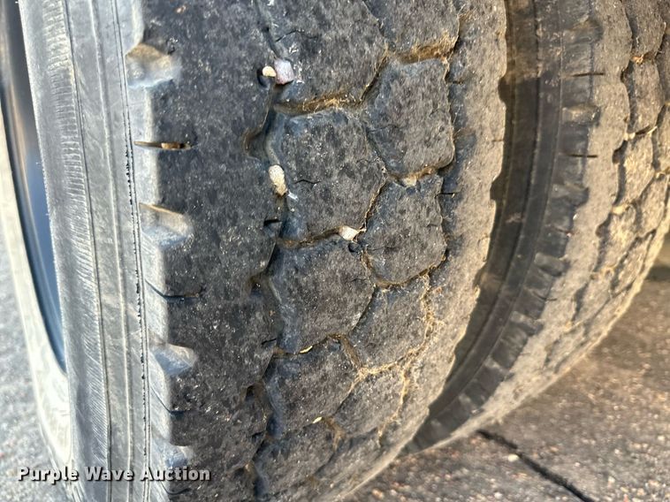 image for item NY9263 2004 International 3000  school bus