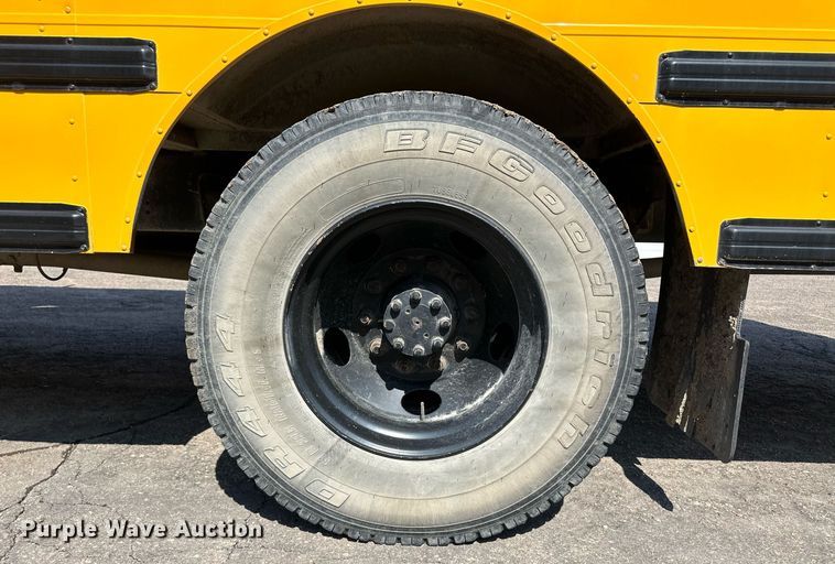 image for item NY9263 2004 International 3000  school bus