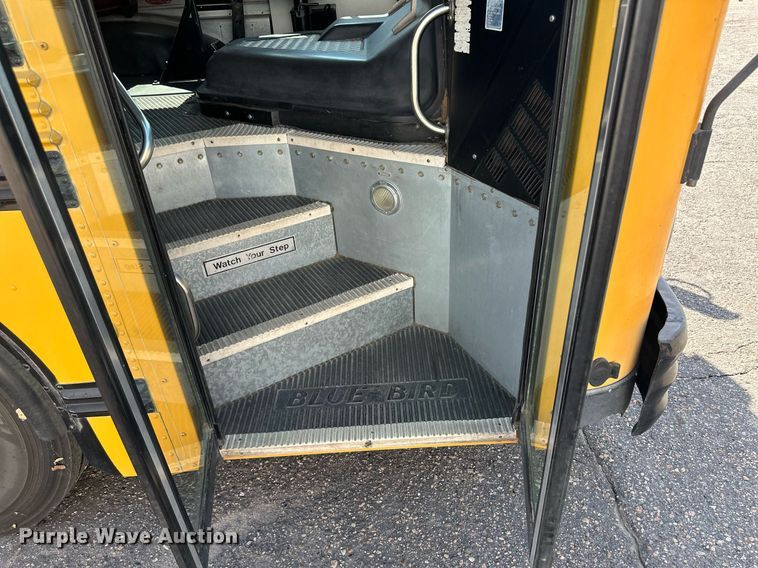 image for item NY9264 2000 Blue Bird TC2000  school bus