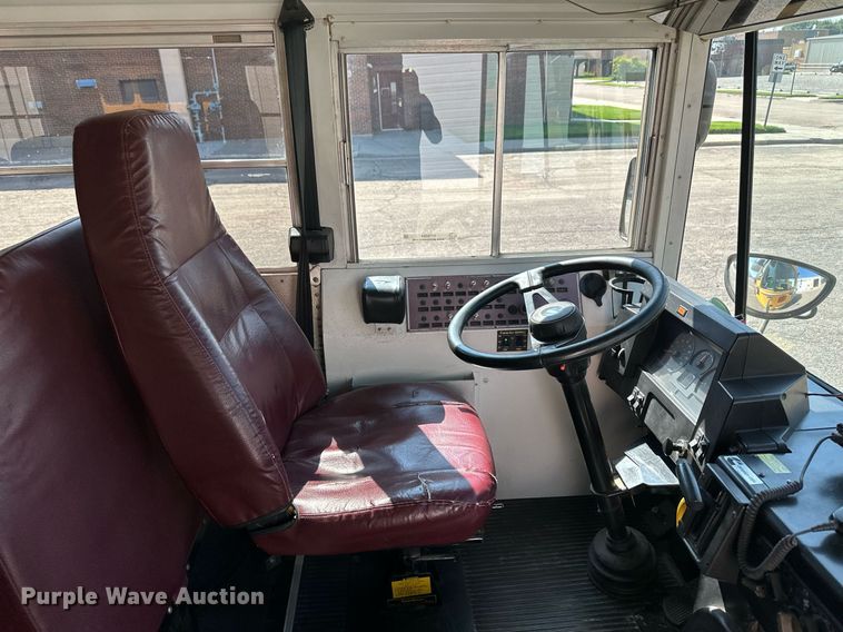 image for item NY9264 2000 Blue Bird TC2000  school bus