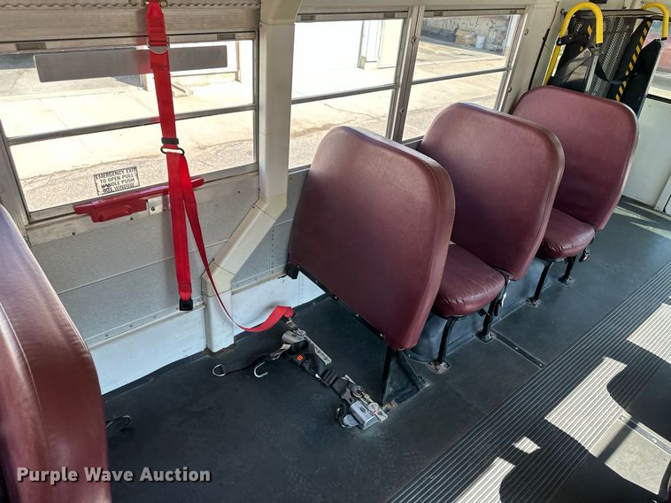 image for item NY9264 2000 Blue Bird TC2000  school bus