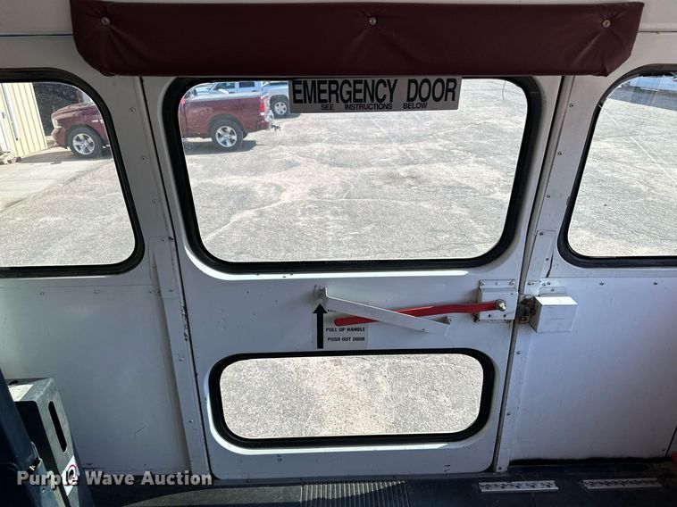 image for item NY9264 2000 Blue Bird TC2000  school bus