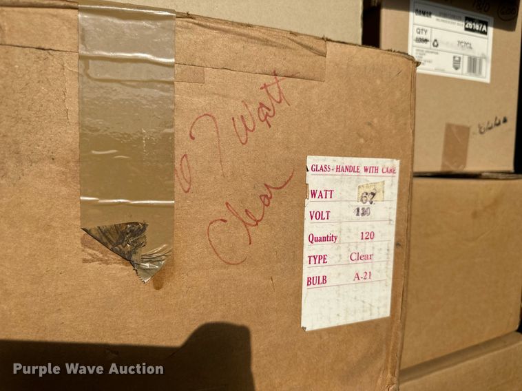 image for item NY9266 Pallet of light bulbs