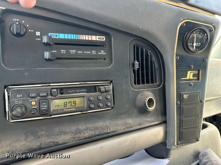 image for item NY9275 1995 Ford E350  shuttle bus