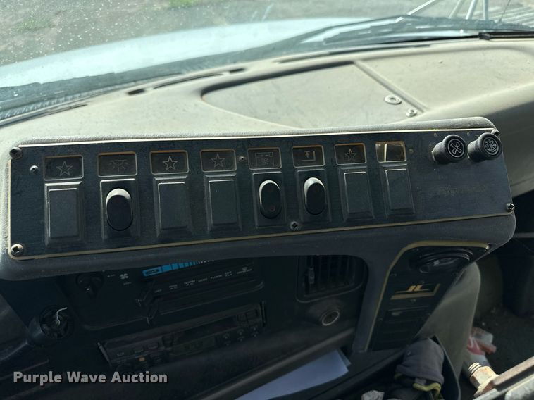 image for item NY9275 1995 Ford E350  shuttle bus