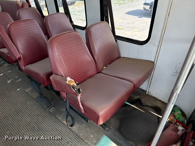 image for item NY9275 1995 Ford E350  shuttle bus