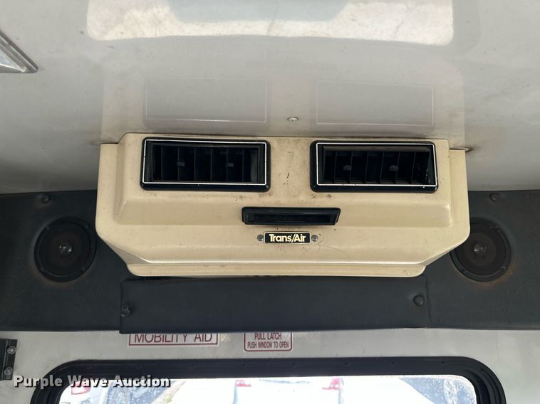 image for item NY9275 1995 Ford E350  shuttle bus