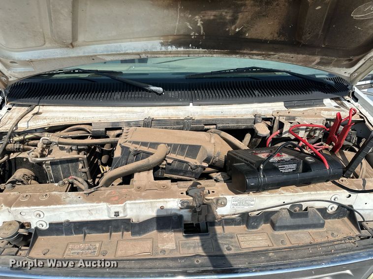 image for item NY9275 1995 Ford E350  shuttle bus