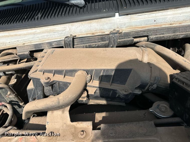 image for item NY9275 1995 Ford E350  shuttle bus