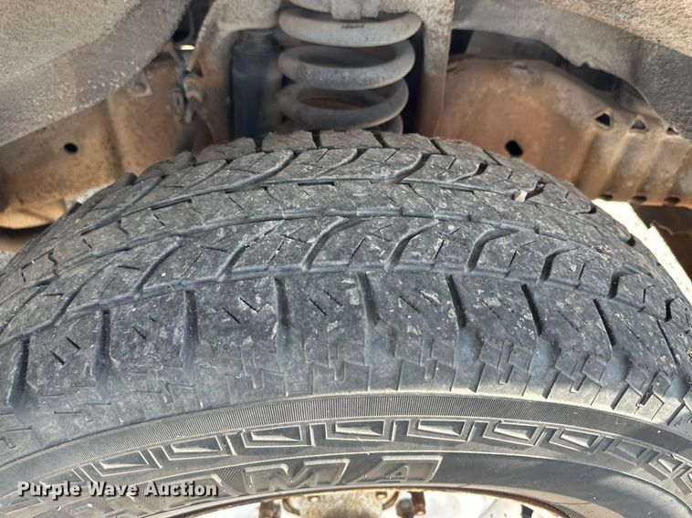 image for item NY9275 1995 Ford E350  shuttle bus