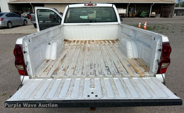 image for item NY9277 2003 Chevrolet Silverado 1500  pickup truck