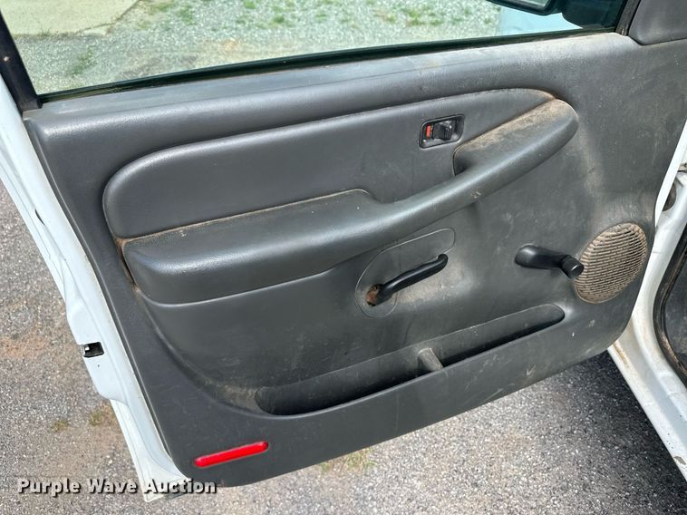 image for item NY9277 2003 Chevrolet Silverado 1500  pickup truck