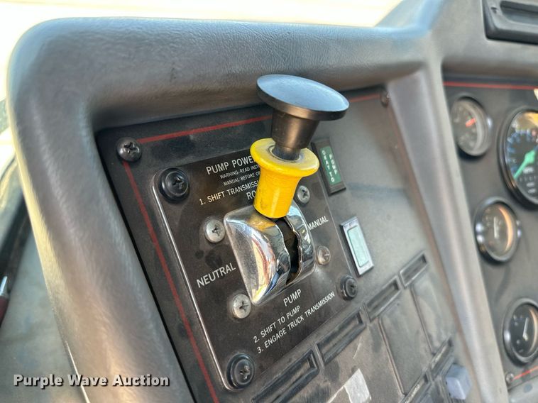 image for item NY9280 1992 E-One  pumper fire truck