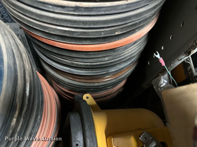 image for item NY9286 Approximately 100 traffic light lenses