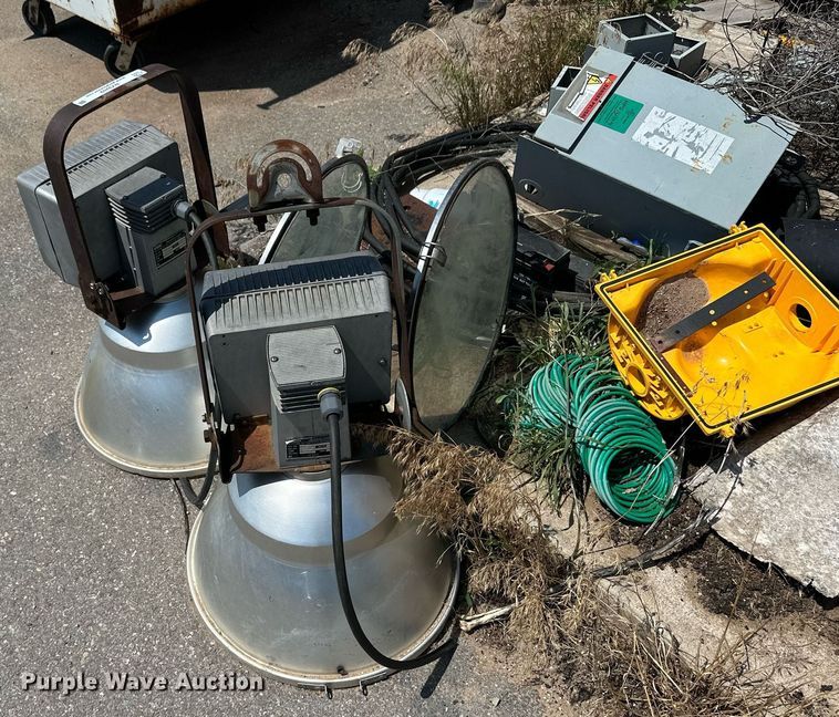 image for item NY9289 (2) Steber light fixtures