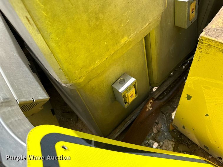 image for item NY9291 (8) breakaway pole bases