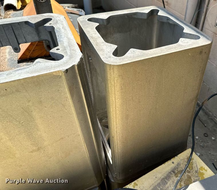 image for item NY9291 (8) breakaway pole bases