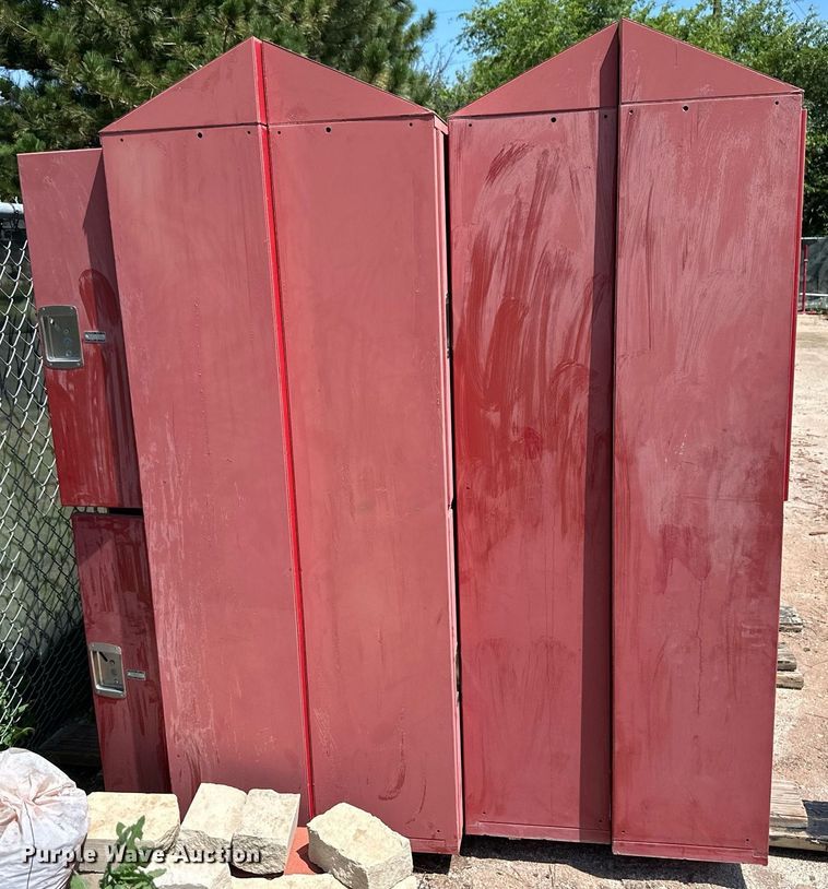 image for item NY9292 (8) lockers