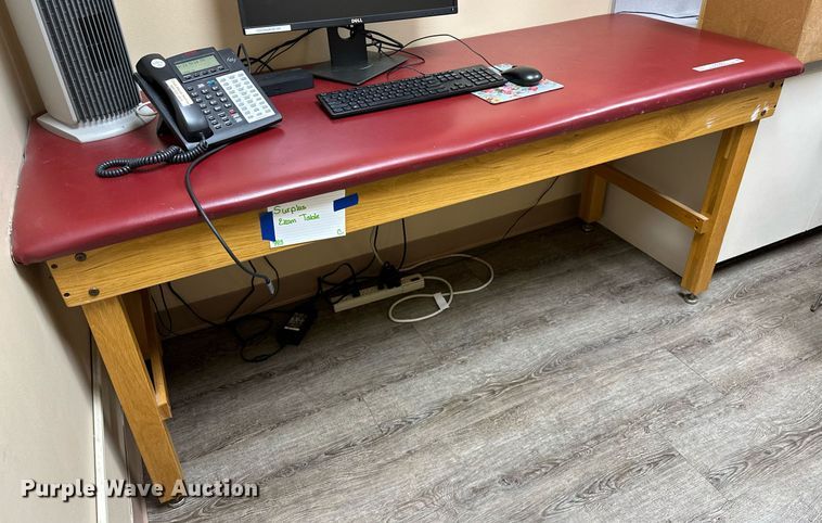 image for item OC9057 Examination table