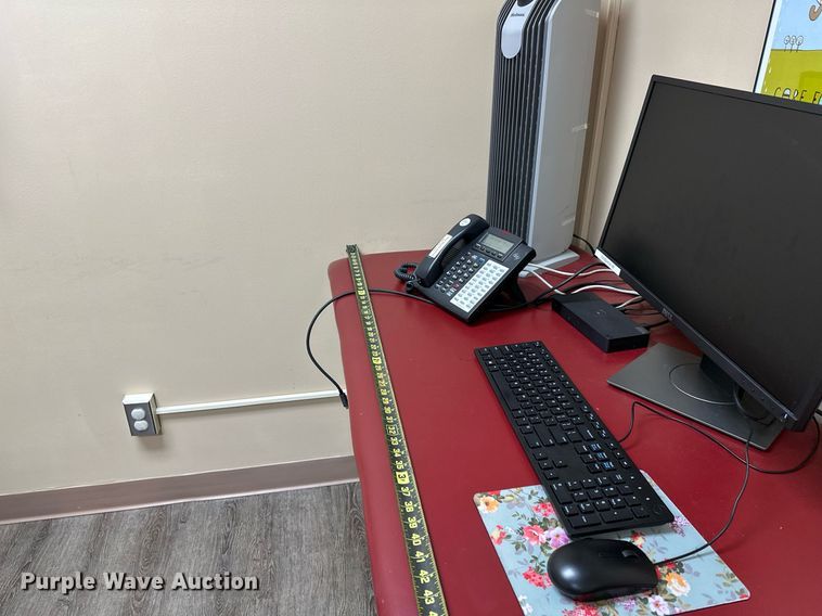 image for item OC9057 Examination table