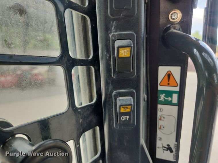 image for item OK9595 2012 Bobcat S650  skid steer loader