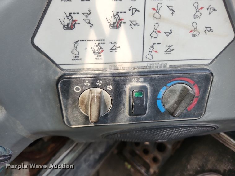 image for item OK9595 2012 Bobcat S650  skid steer loader