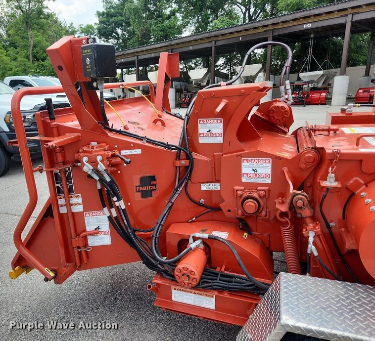 image for item OK9596 2015 Morbark Beever M15RX  wood chipper