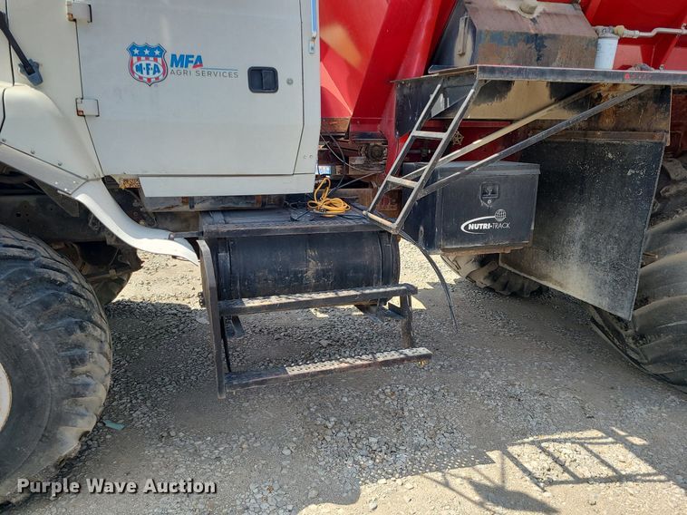 image for item BR9806 1995 Ford L8000  applicator truck