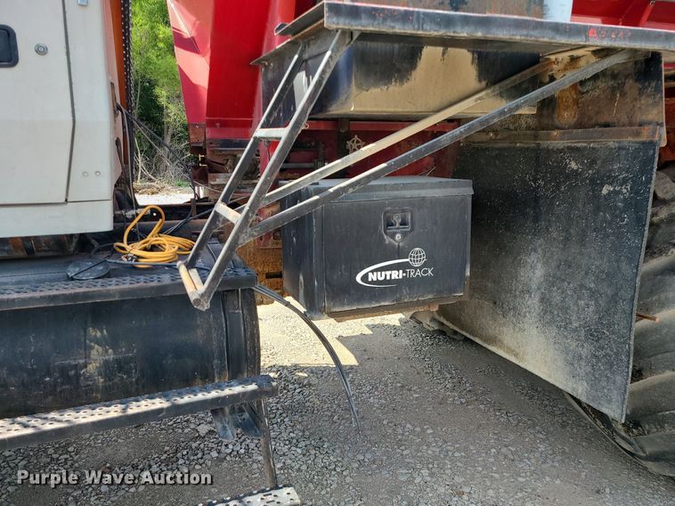 image for item BR9806 1995 Ford L8000  applicator truck